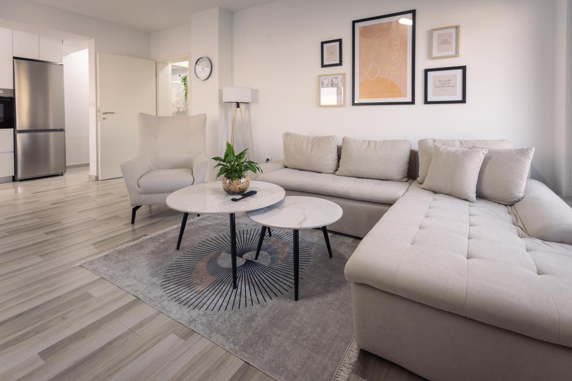 T20 Apartments Skopje Luaran gambar